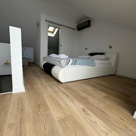 Nevia 1 Apartment *